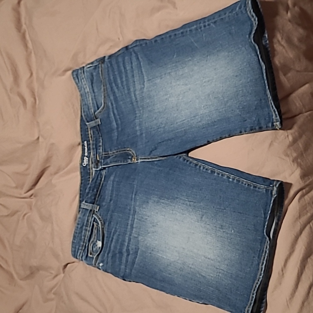 Size 18 Gap Bermuda Short